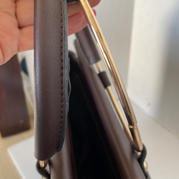 Handbag Plus a Second Piece - Picture 9 of 9